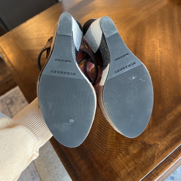Burberry wedge shoes - Picture 3 of 6